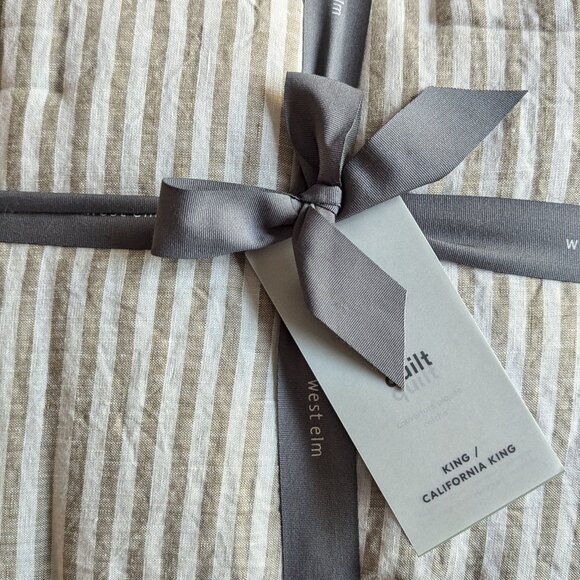 WEST ELM | NEW | European Linen Classic Stripe King/Cal. King Quilt, Cedar Strip - Picture 4 of 5